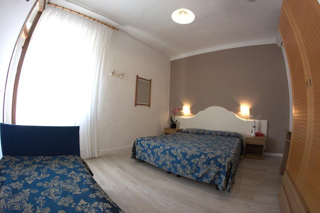 Hotel Moderno リド・ディ・イエゾロ エクステリア 写真